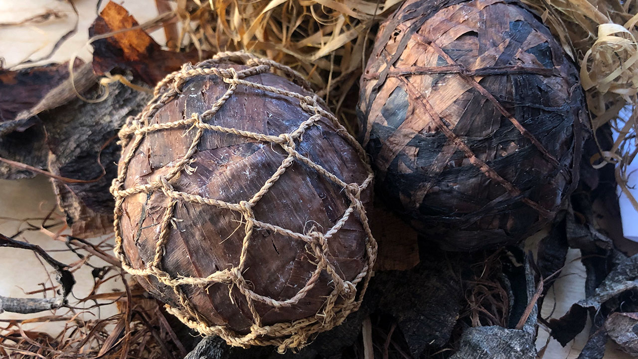 Påskeæg lavet af pilebark