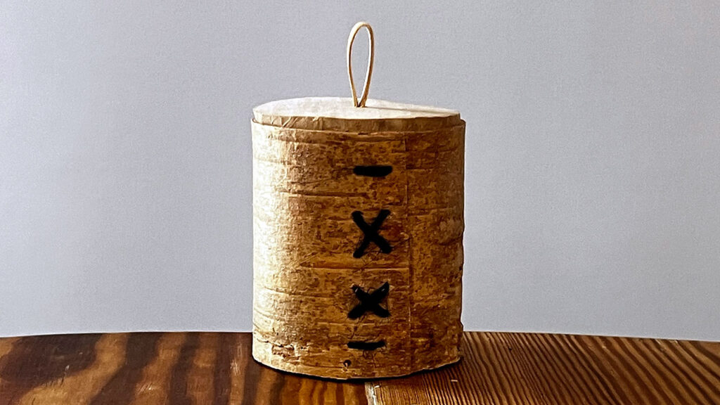 Lille beholder i birkebark