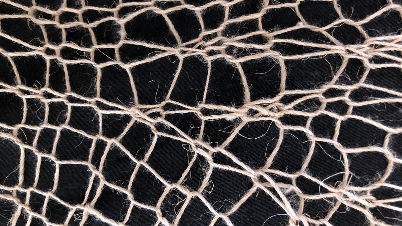 Megastrik før der er påført papirler.